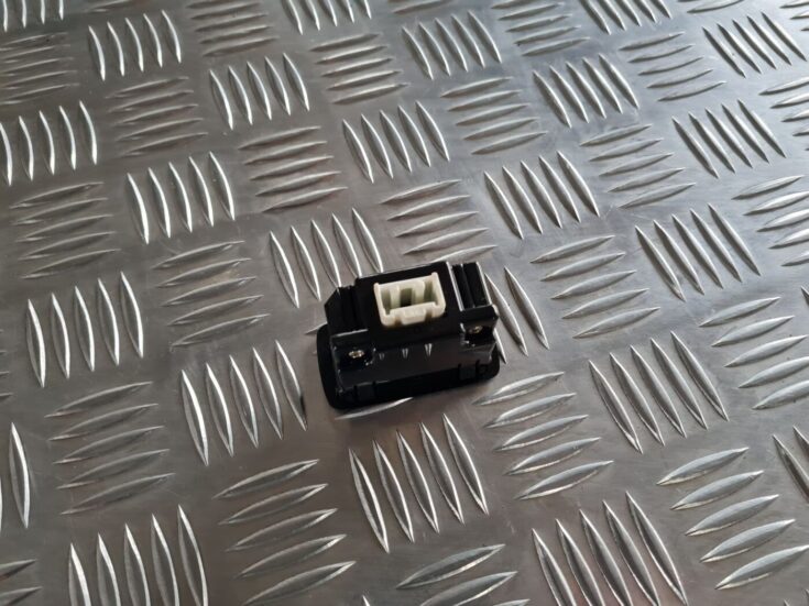 Audio/video AUX adapteris priekš SUBARU LEGACY 2010