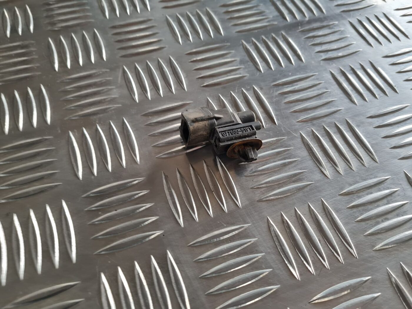 Temperatūras devejs priekš SUBARU LEGACY 2010 1 Temperatūras devejs priekš SUBARU LEGACY 2010