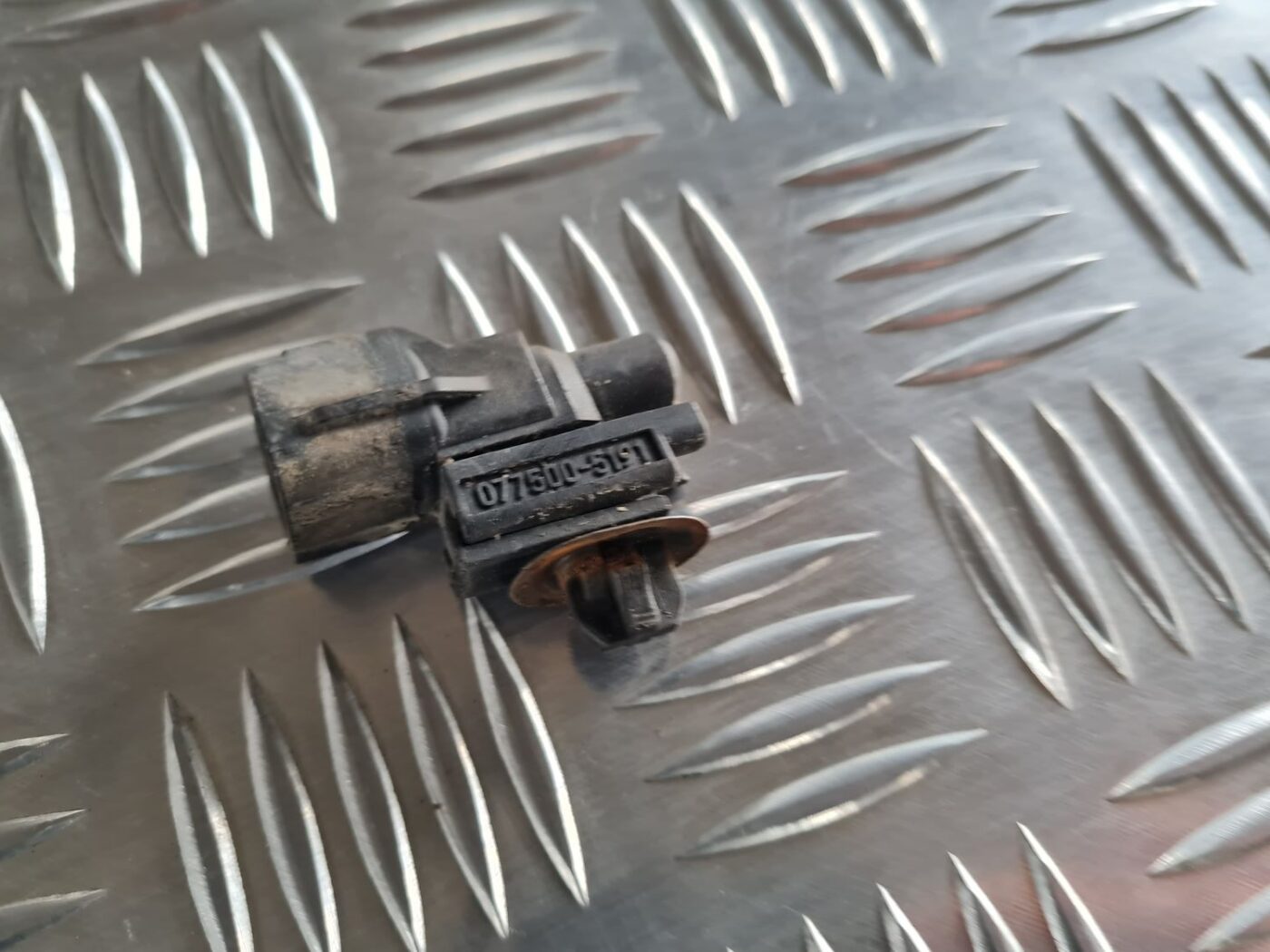 Temperatūras devejs priekš SUBARU LEGACY 2010 2 Temperatūras devejs priekš SUBARU LEGACY 2010