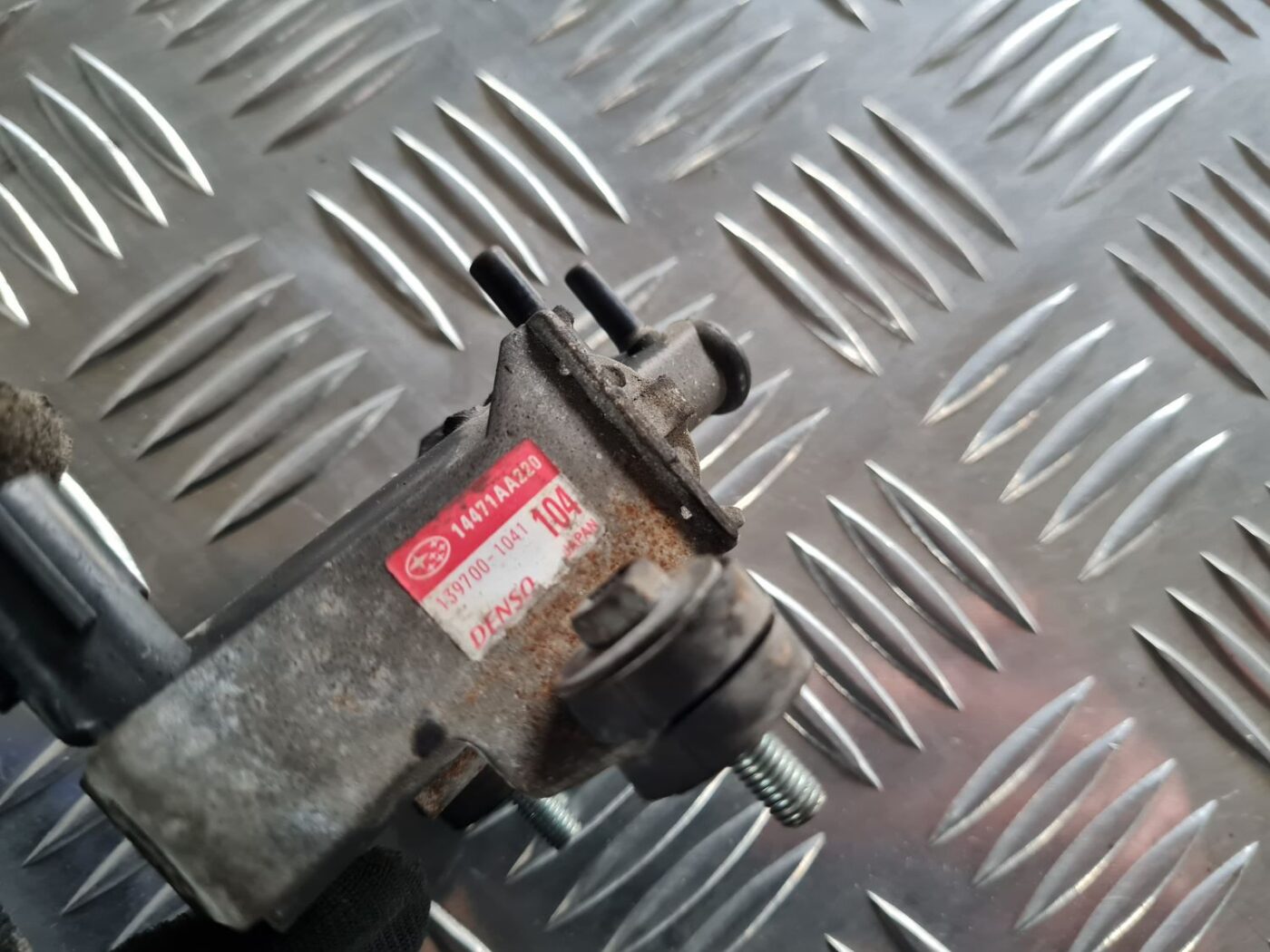 Solenoīda vakuuma vārsts priekš SUBARU LEGACY 2010 2 Solenoīda vakuuma vārsts priekš SUBARU LEGACY 2010