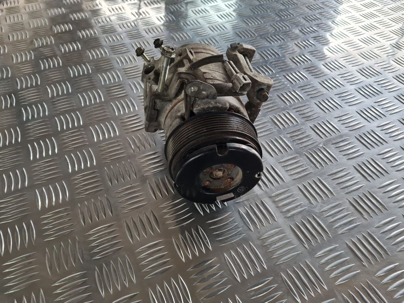 Gaisa kondicioniera kompresors priekš SUBARU LEGACY 2010 3 Gaisa kondicioniera kompresors priekš SUBARU LEGACY 2010