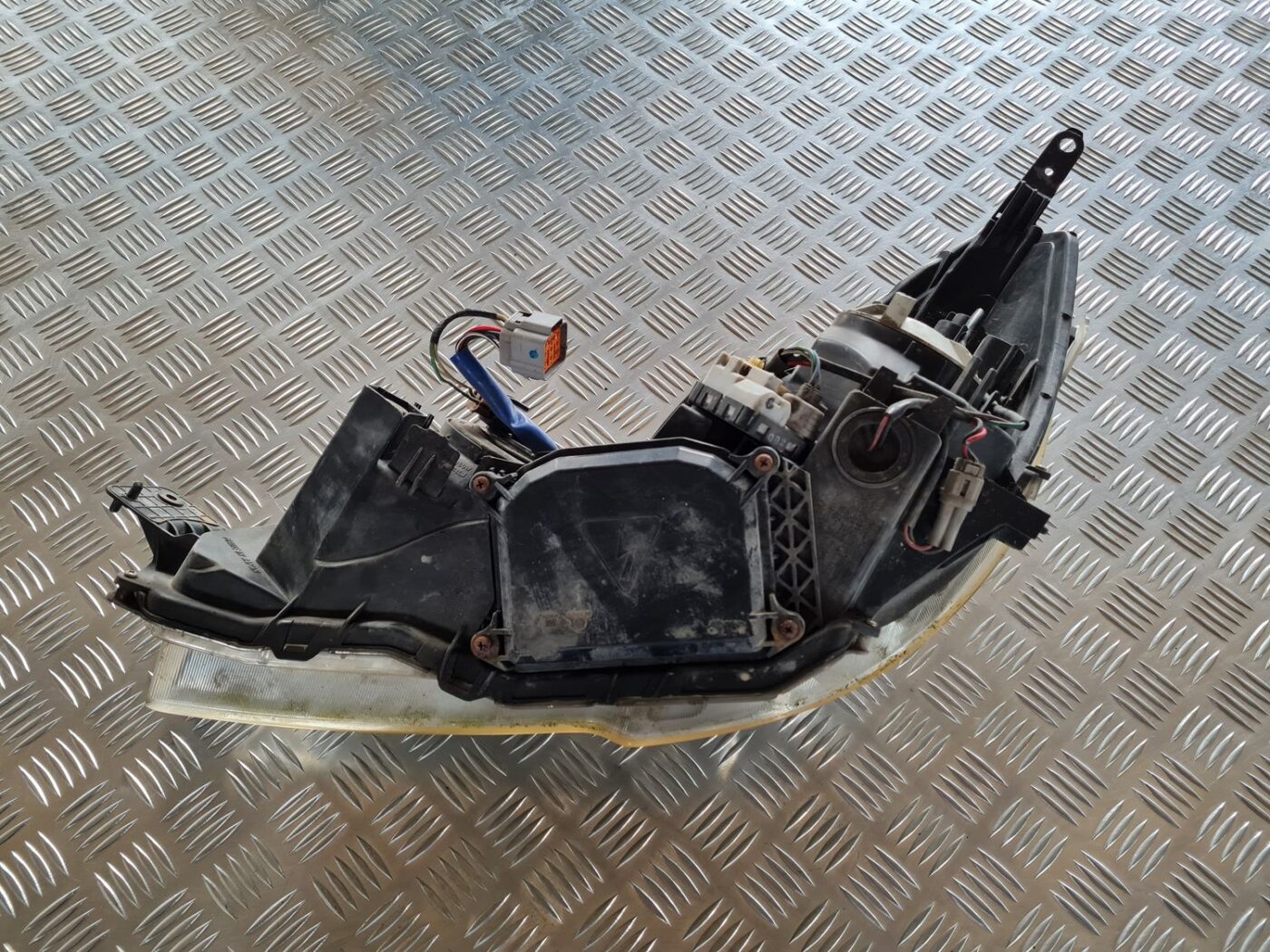 Priekšējais labais lukturis priekš SUBARU LEGACY 2010 4 Priekšējais labais lukturis priekš SUBARU LEGACY 2010