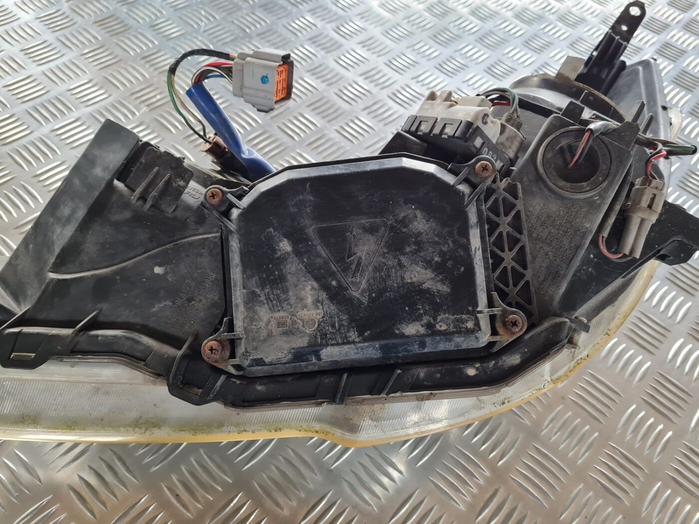 Priekšējais labais lukturis priekš SUBARU LEGACY 2010 3 Priekšējais labais lukturis priekš SUBARU LEGACY 2010