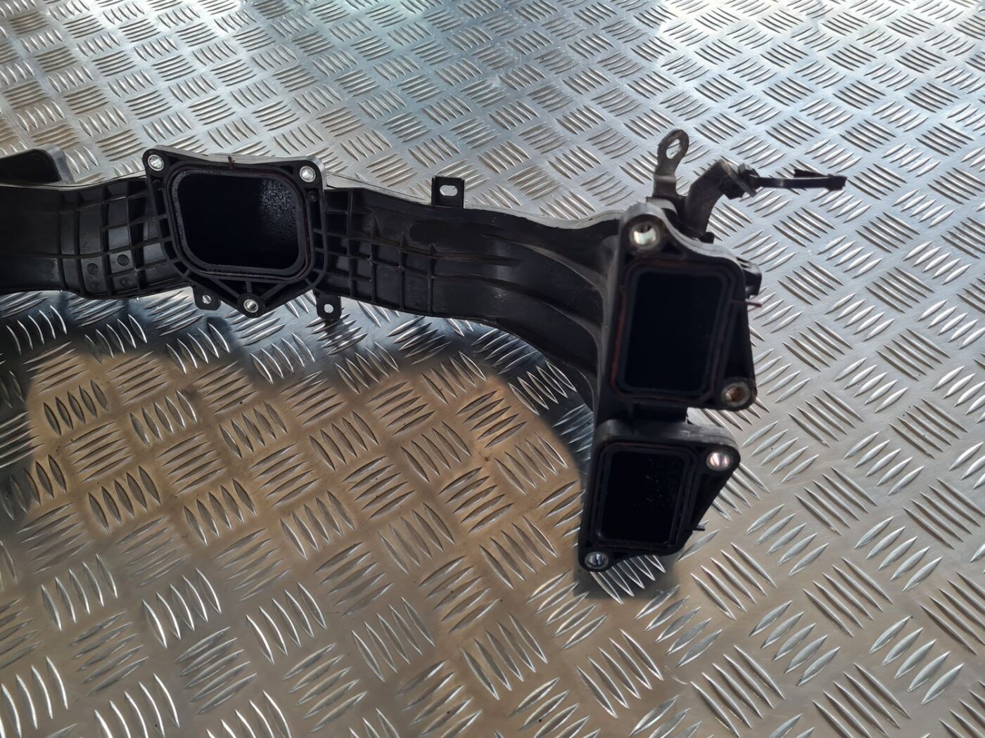 Ieplūdes kolektors priekš SUBARU LEGACY 2010 3 Ieplūdes kolektors priekš SUBARU LEGACY 2010