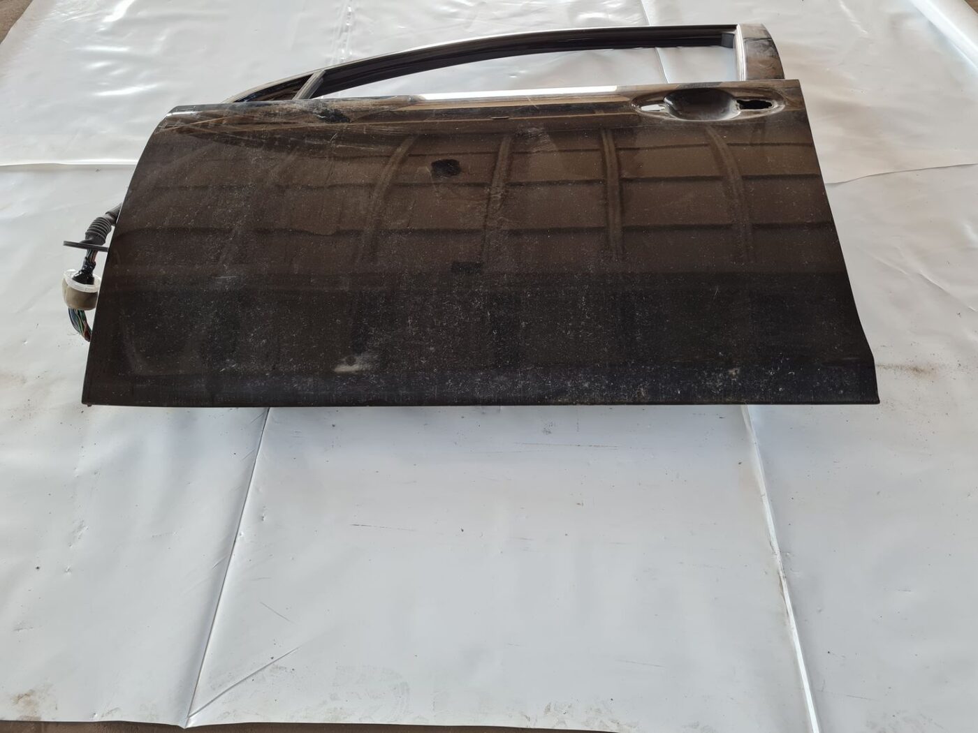 Priekšējās kreisās durvis priekš SUBARU LEGACY 2010 2 Priekšējās kreisās durvis priekš SUBARU LEGACY 2010