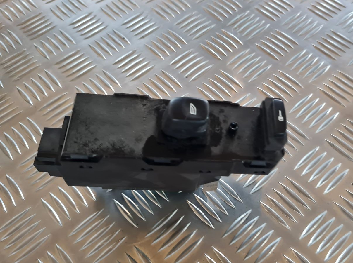 Pasažiera durvju slēdža pogas priekš VOLVO V70 2006 2 Pasažiera durvju slēdža pogas priekš VOLVO V70 2006