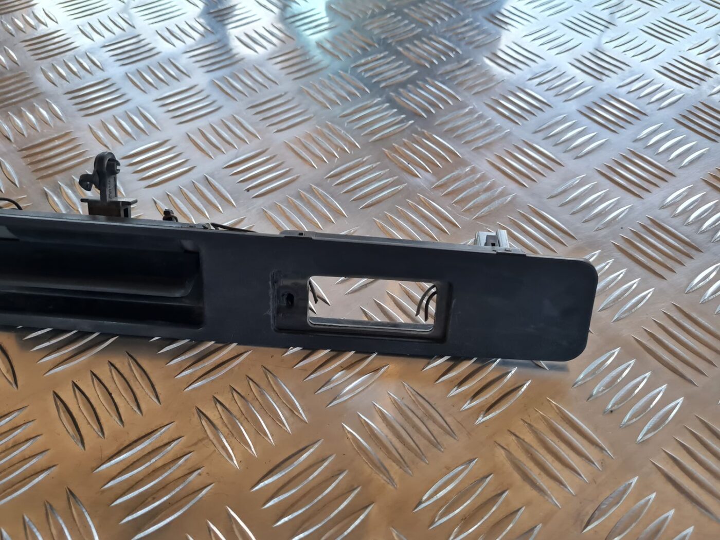 Numura zīmes gaismas uzlika komplektā priekš VOLVO V70 2006 6 Numura zīmes gaismas uzlika komplektā priekš VOLVO V70 2006