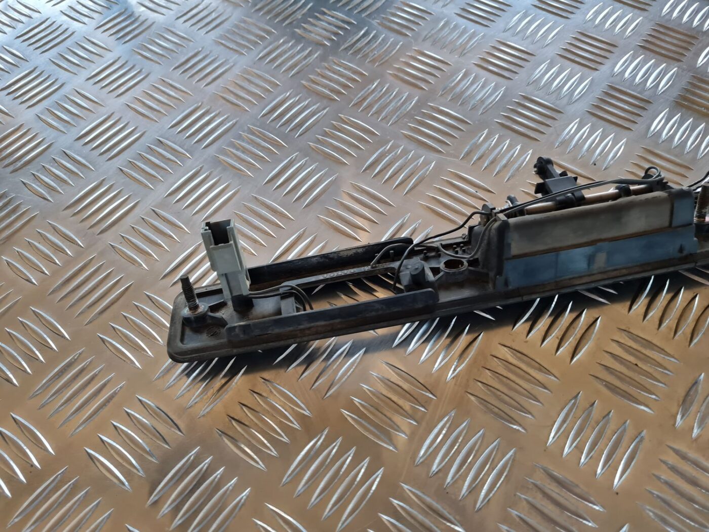 Numura zīmes gaismas uzlika komplektā priekš VOLVO V70 2006 4 Numura zīmes gaismas uzlika komplektā priekš VOLVO V70 2006