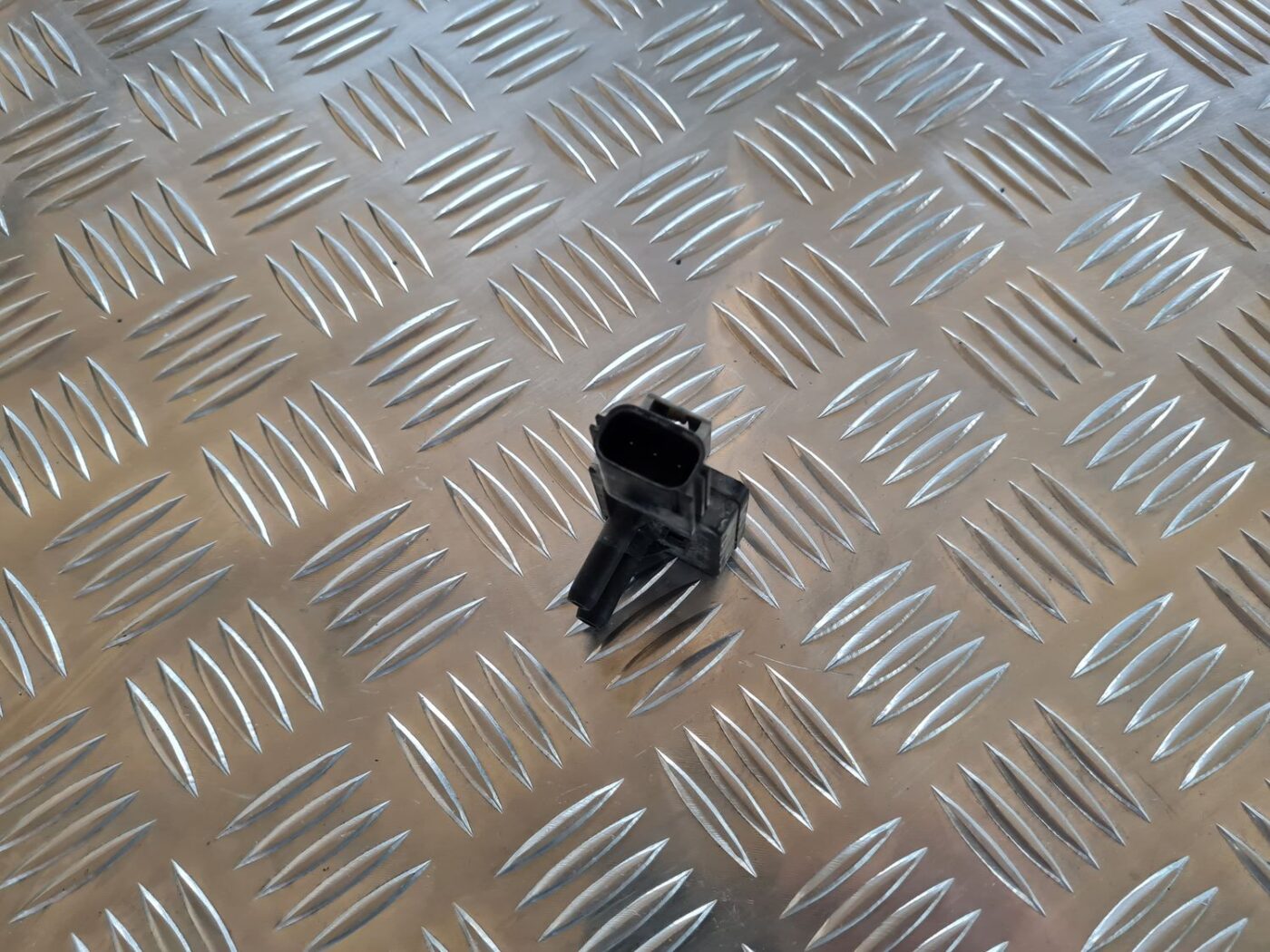 Izplūdes gāzu spiediena sensors priekš VOLVO V70 2006 3 Izplūdes gāzu spiediena sensors priekš VOLVO V70 2006