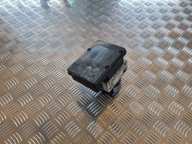ABS bloks priekš VOLVO V70 2006