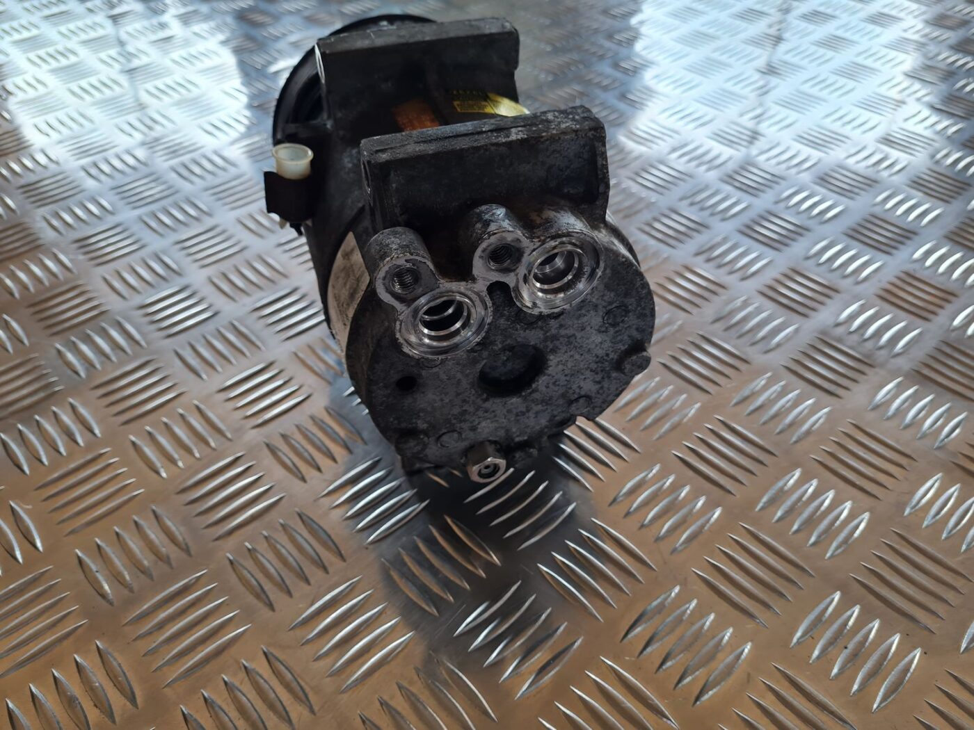 Gaisa kondicioniera kompresors priekš VOLVO V70 2006 3 Gaisa kondicioniera kompresors priekš VOLVO V70 2006