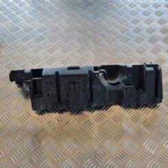 Dzinēja dekoratīva vāka daļa priekš VOLVO V70 2006