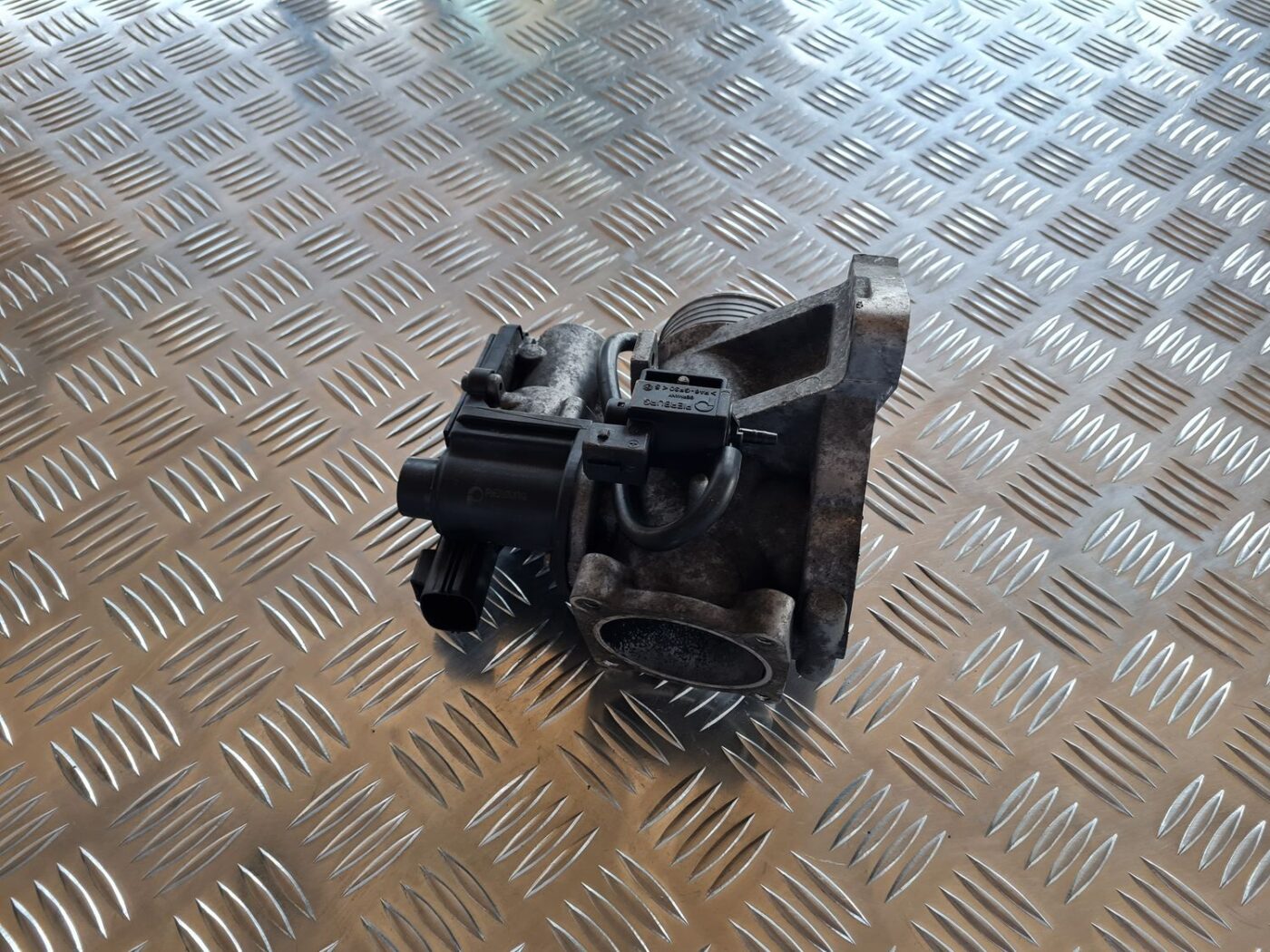 EGR vārsts priekš VOLVO V70 2006 2 EGR vārsts priekš VOLVO V70 2006