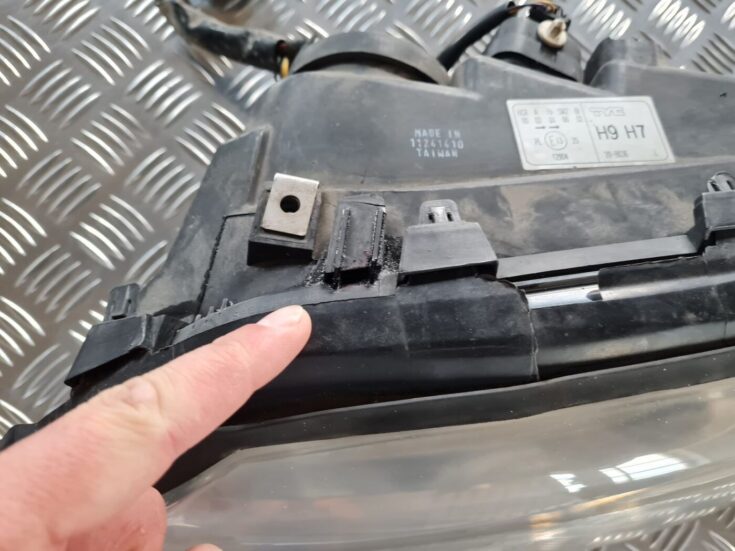 Priekšējais kreisais lukturis priekš VOLVO V70 2006