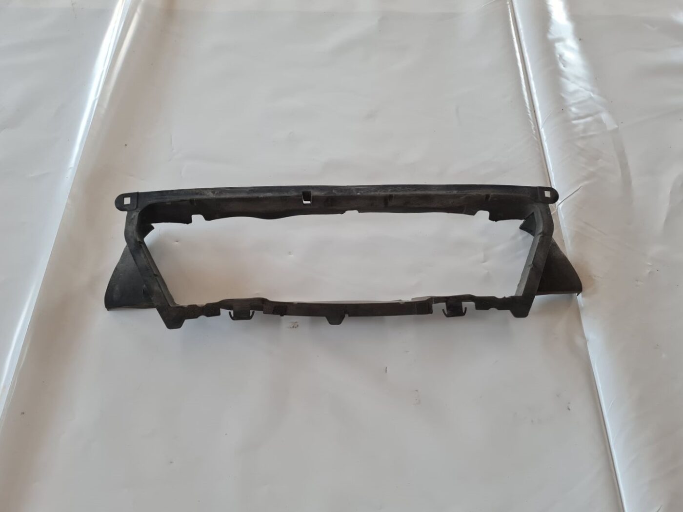 Ieplūdes gaisa deflektors/Difuzors priekš VOLVO V70 2006 1 Ieplūdes gaisa deflektors/Difuzors priekš VOLVO V70 2006