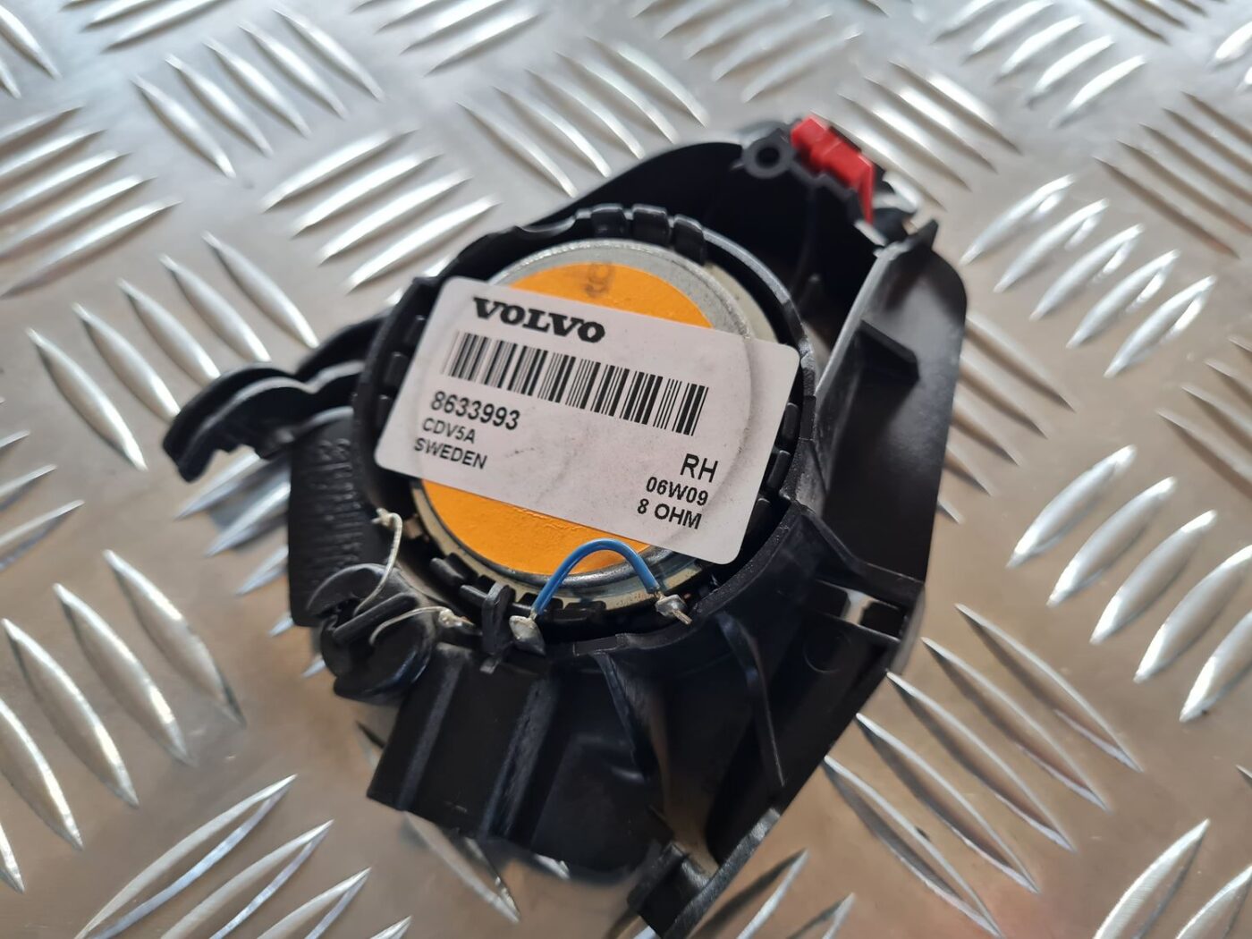 Durvju skaļrunis, augšā priekš VOLVO V70 2006 3 Durvju skaļrunis, augšā priekš VOLVO V70 2006