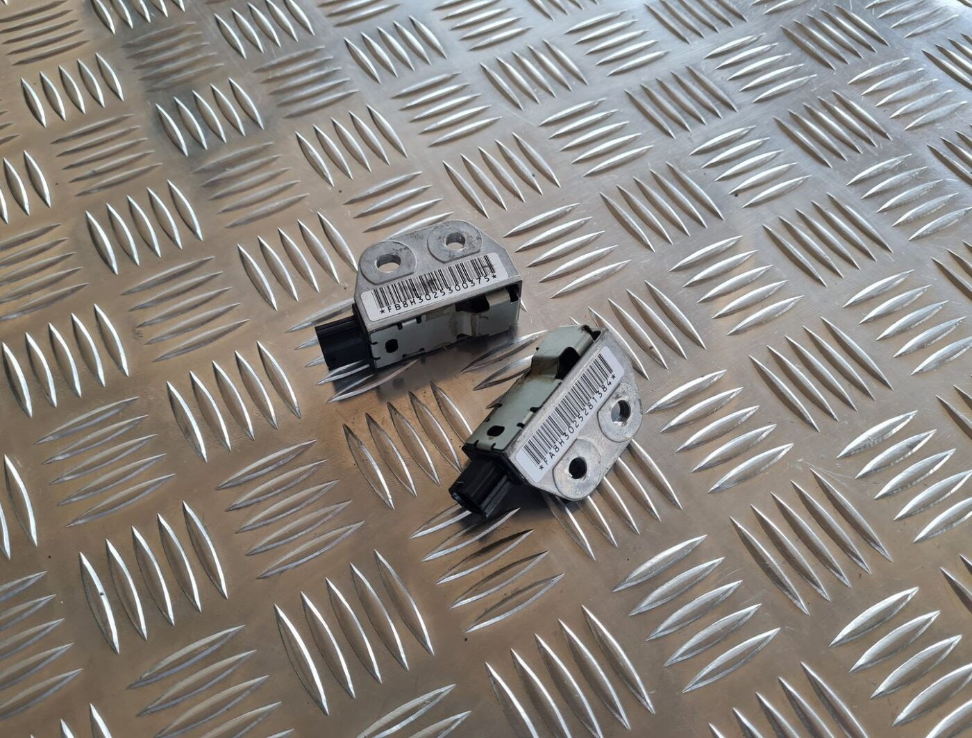 Trieciena devējs priekš NISSAN X-TRAIL 2002 2 Trieciena devējs priekš NISSAN X-TRAIL 2002