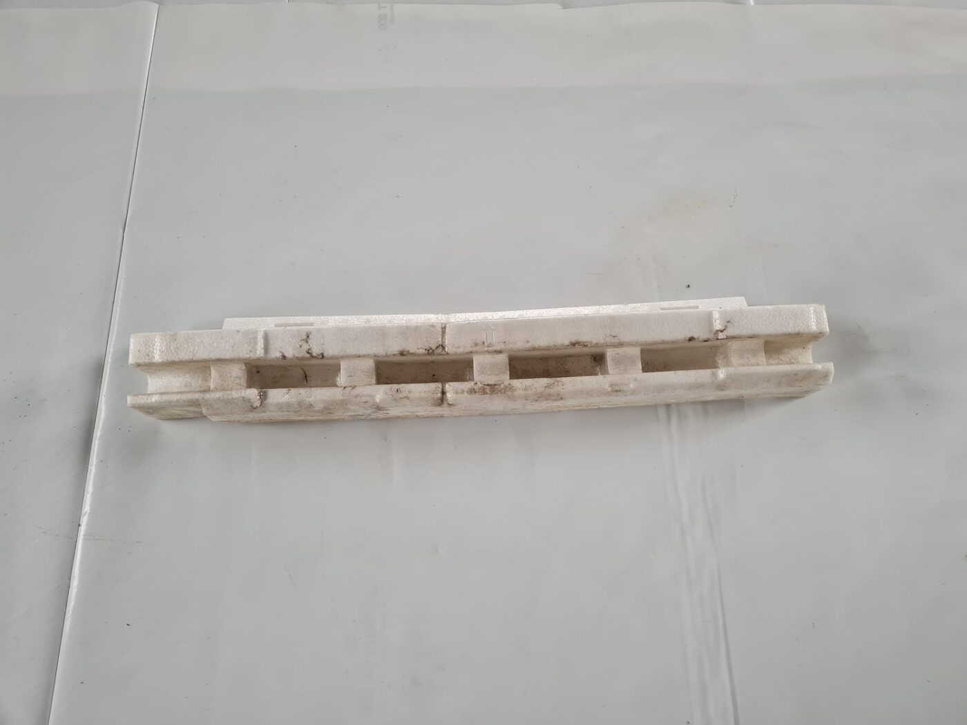 Priekšēja bufera putuplasts priekš NISSAN X-TRAIL 2002 2 Priekšēja bufera putuplasts priekš NISSAN X-TRAIL 2002