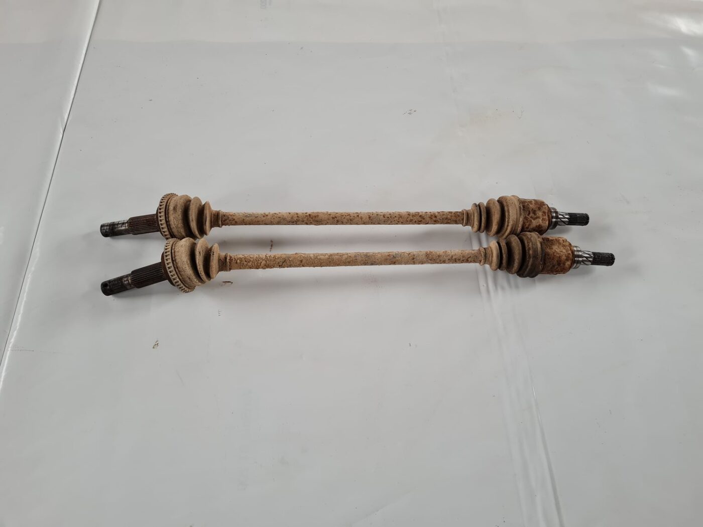 Pusass aizmugurē priekš NISSAN X-TRAIL 2002 1 Pusass aizmugurē priekš NISSAN X-TRAIL 2002