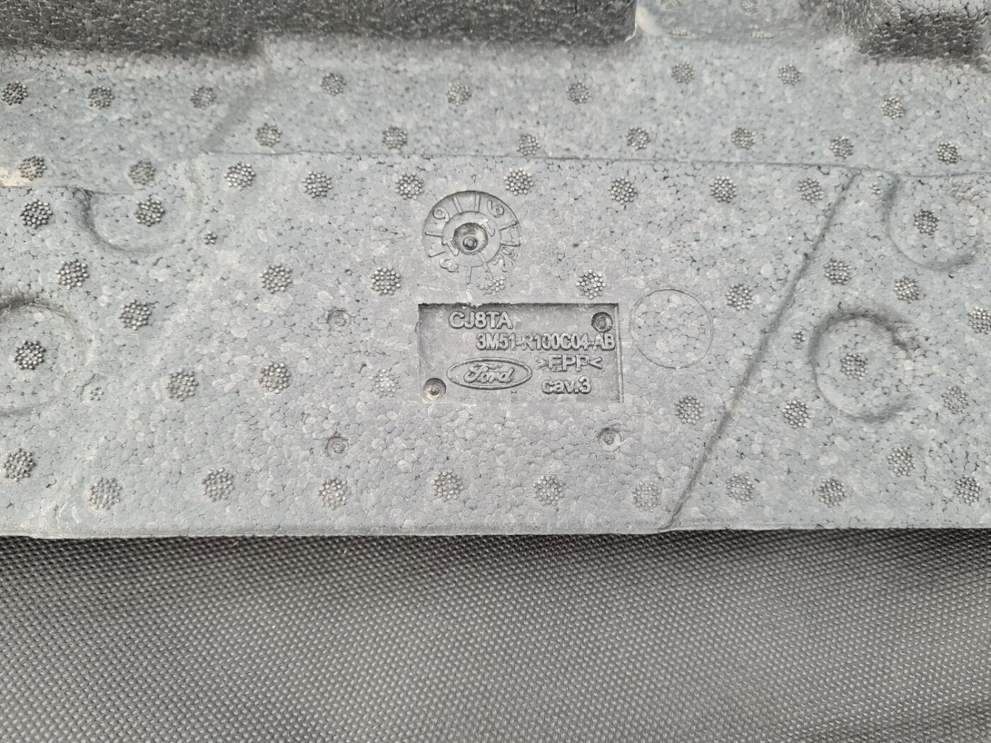 Bagāžnieka nodalījuma instrumentu ieliktnis priekš FORD C-MAX 2011 2 Bagāžnieka nodalījuma instrumentu ieliktnis priekš FORD C-MAX 2011