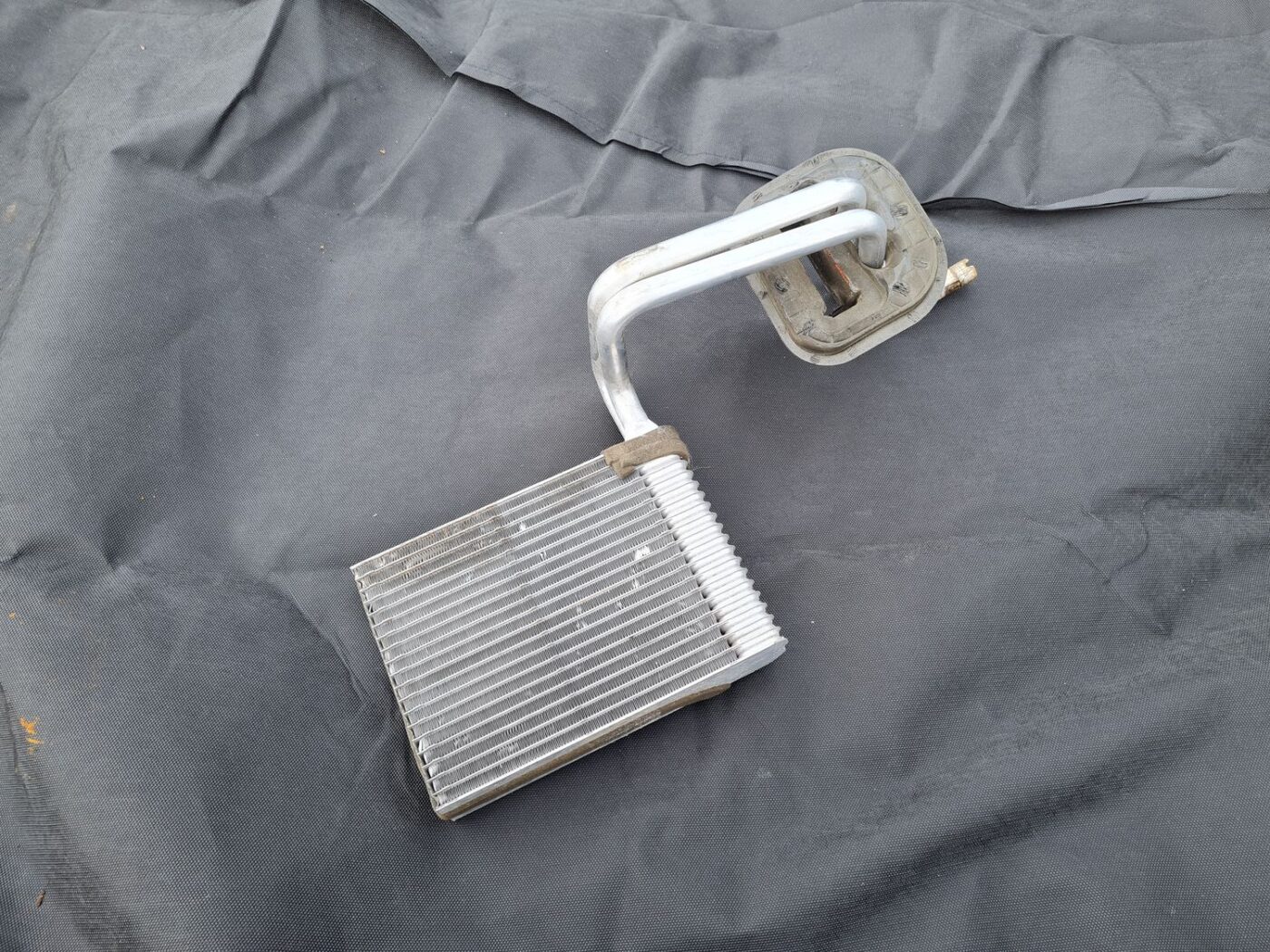 Apsildes sistēmas radiators priekš FORD C-MAX 2011 2 Apsildes sistēmas radiators priekš FORD C-MAX 2011