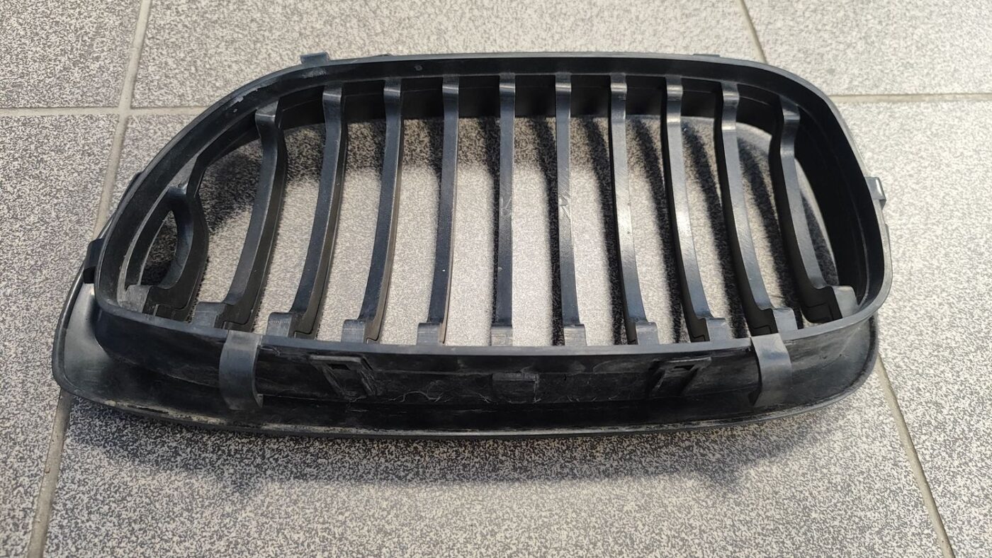 Pārsega reste priekš BMW E46 COUPE Facelift 2004 5 Pārsega reste priekš BMW E46 COUPE Facelift 2004