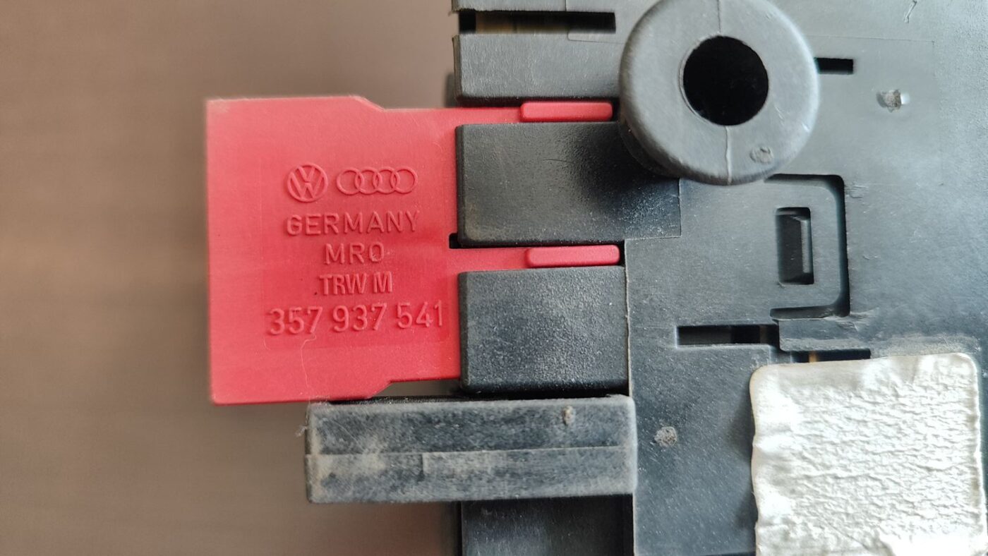 Drošinātāju bloks priekš FORD GALAXY 2005 5 Drošinātāju bloks priekš FORD GALAXY 2005