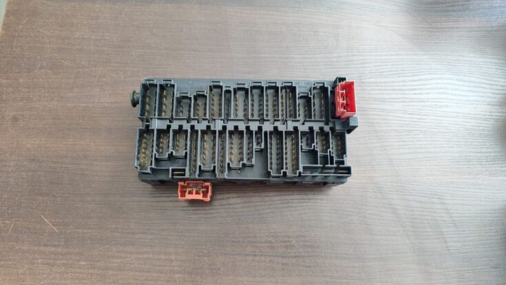 Drošinātāju bloks priekš FORD GALAXY 2005