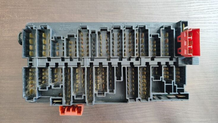 Drošinātāju bloks priekš FORD GALAXY 2005