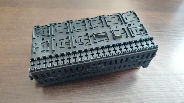 Drošinātāju bloks priekš FORD GALAXY 2005