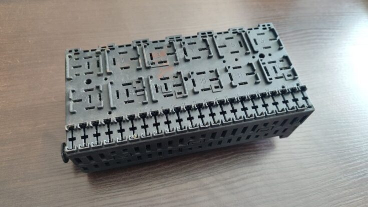 Drošinātāju bloks priekš FORD GALAXY 2005