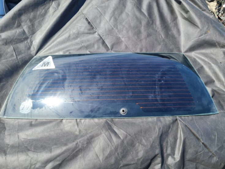 Aizmugures stikls priekš CHRYSLER GRAND VOYAGER 2004