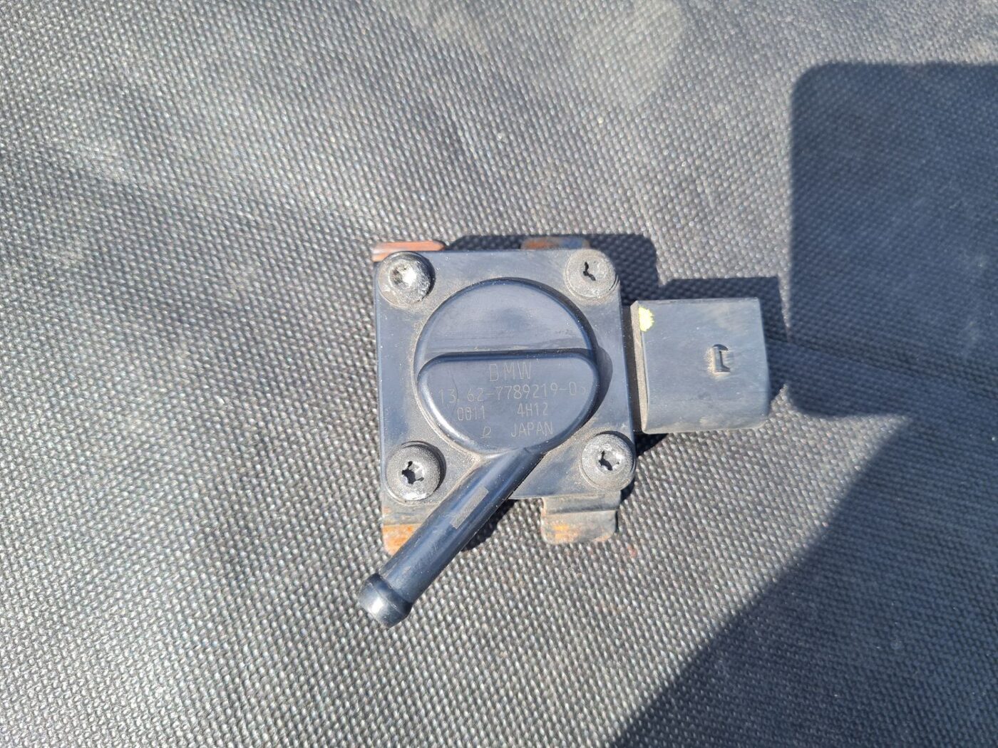 Izplūdes gāzu spiediena sensors priekš BMW 520D E60 2006 ENG. 2 Izplūdes gāzu spiediena sensors priekš BMW 520D E60 2006 ENG.