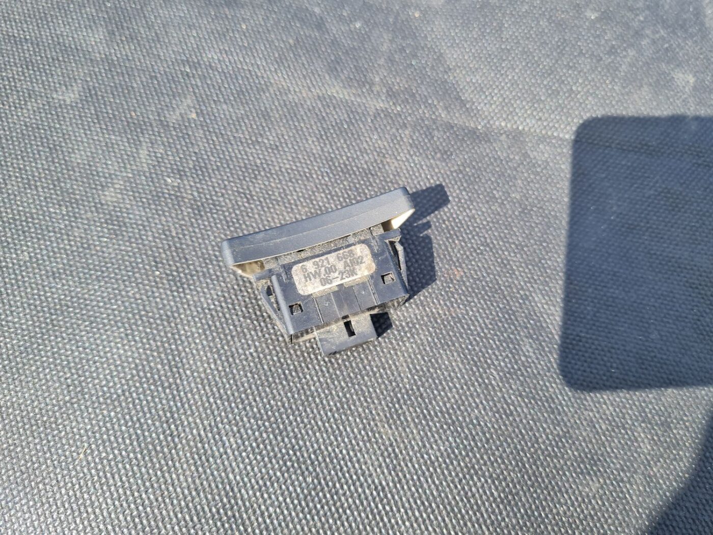 Multimēdijas pārslēgšanas slēdzis priekš BMW 520D E60 2006 ENG. 3 Multimēdijas pārslēgšanas slēdzis priekš BMW 520D E60 2006 ENG.