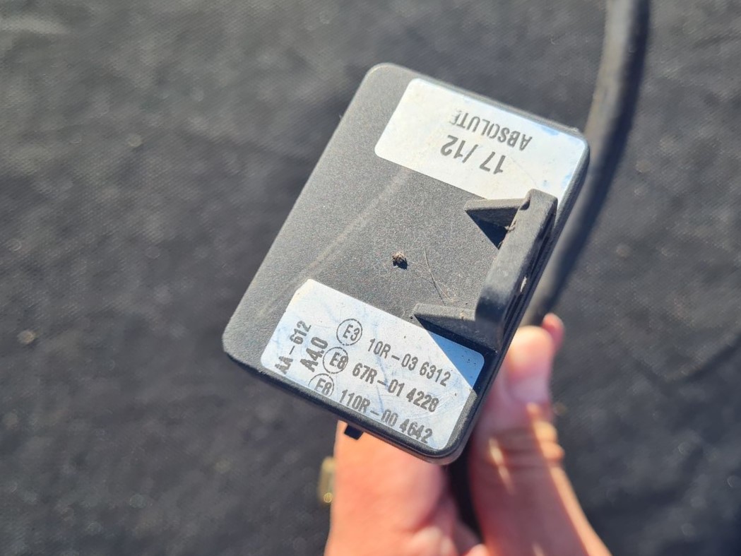 Temperatūras devejs priekš BMW 525 E60 2006 BLACK 3 Temperatūras devejs priekš BMW 525 E60 2006 BLACK