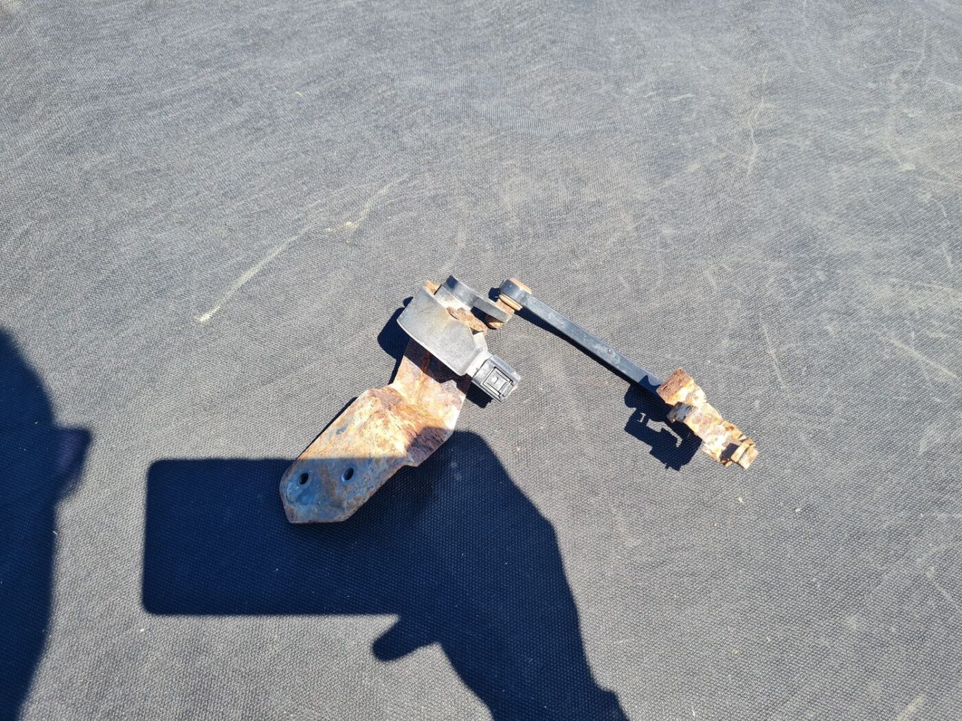 Lukturu diapazona korekcijas sensors, aizmugurē priekš AUDI A4 AVANT 2004 1 Lukturu diapazona korekcijas sensors, aizmugurē priekš AUDI A4 AVANT 2004