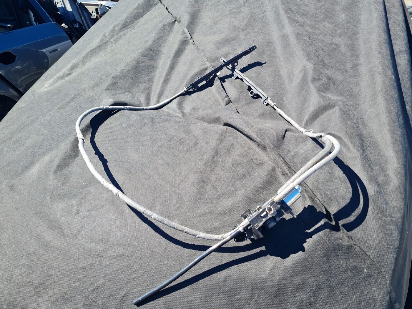 Bagāžnieka žalūzijas mehānisms priekš BMW 530D E61 2006 TOURING TITANSILVER 1 Bagāžnieka žalūzijas mehānisms priekš BMW 530D E61 2006 TOURING TITANSILVER