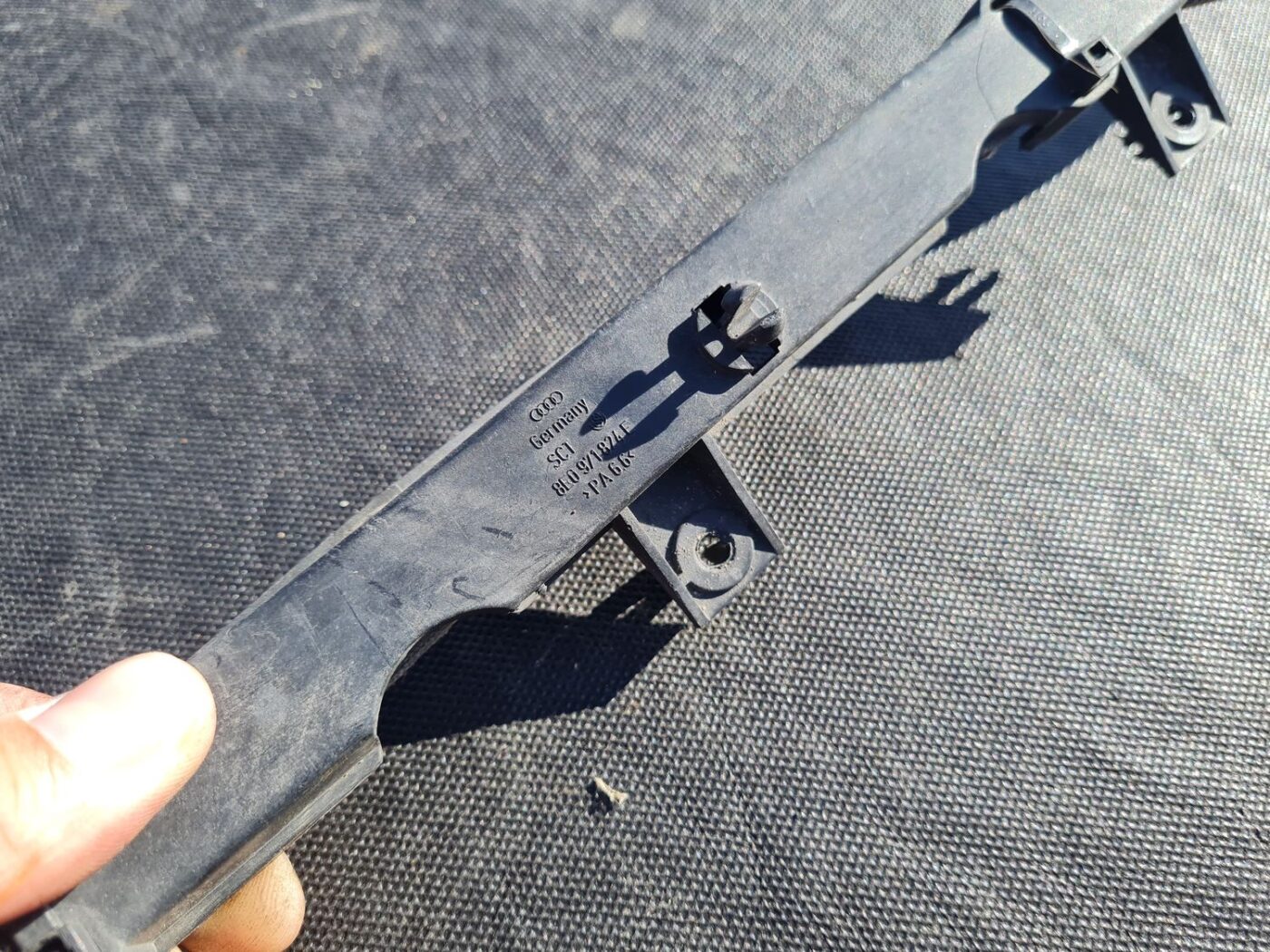 Pozitīvais elektrovads priekš AUDI A4 AVANT 2005 3 Pozitīvais elektrovads priekš AUDI A4 AVANT 2005