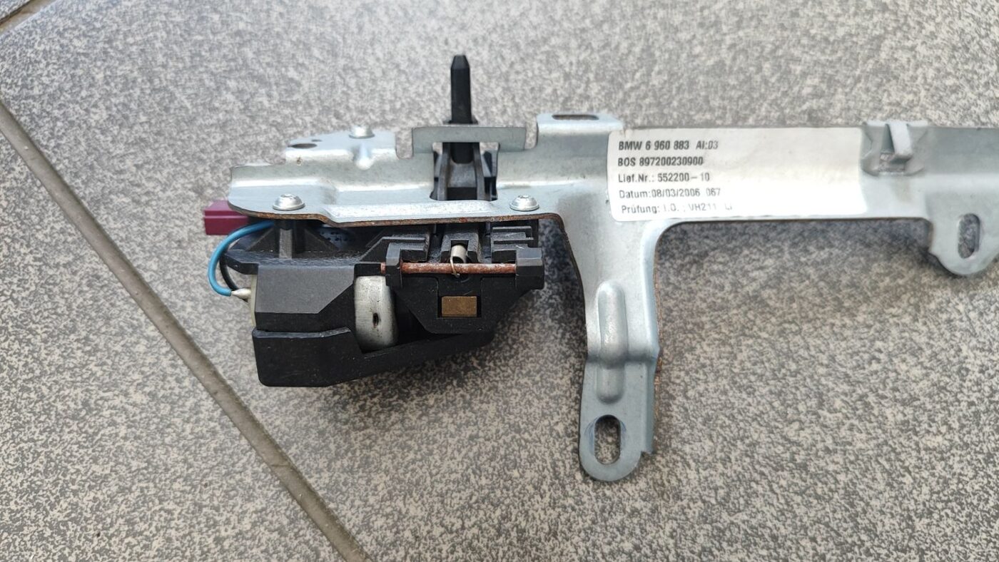 Bagāžnieka žalūzijas mehānisms priekš BMW 530D E61 2006 TOURING TITANSILVER 5 Bagāžnieka žalūzijas mehānisms priekš BMW 530D E61 2006 TOURING TITANSILVER