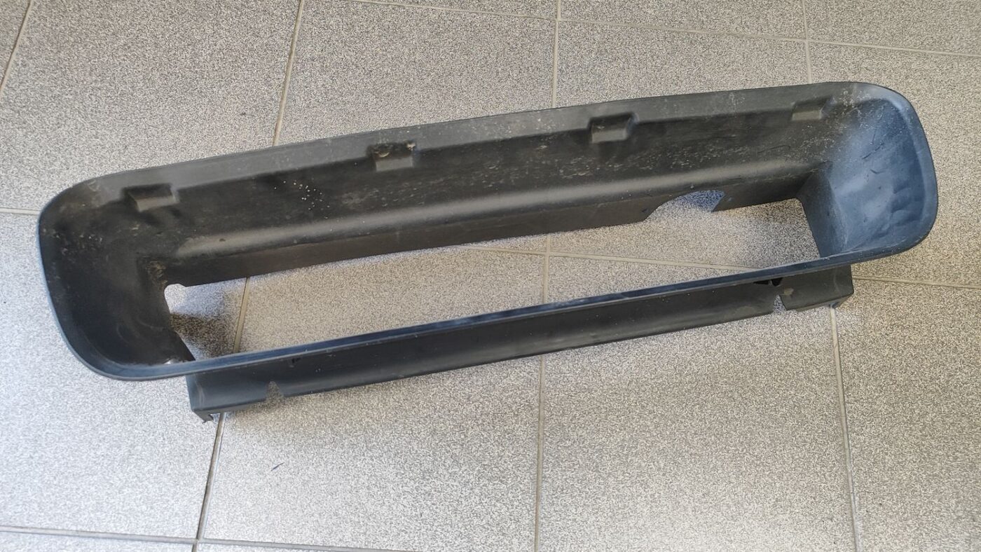 Ieplūdes gaisa deflektors/Difuzors priekš VOLVO S40 2004 Black 2 Ieplūdes gaisa deflektors/Difuzors priekš VOLVO S40 2004 Black