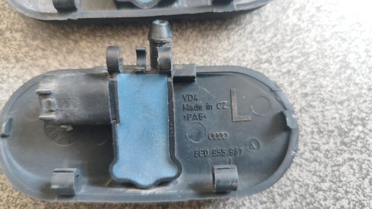Vējstikla mazgāšanas šķidruma sprausla priekš AUDI A4 2003