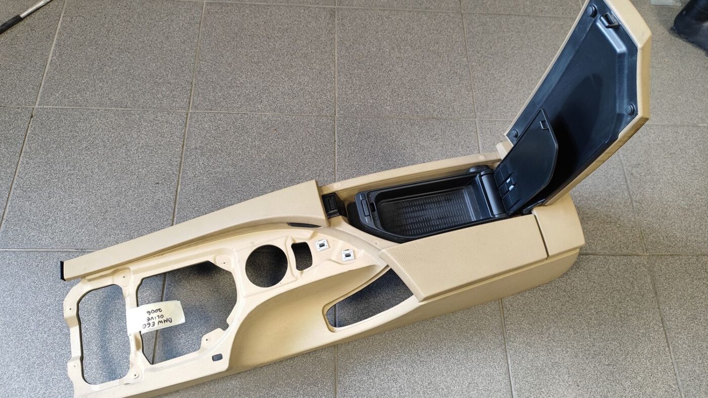 Centrālās konsoles apdares lielākā daļa priekš BMW 525 E60 2006 OLIVE 8 Centrālās konsoles apdares lielākā daļa priekš BMW 525 E60 2006 OLIVE