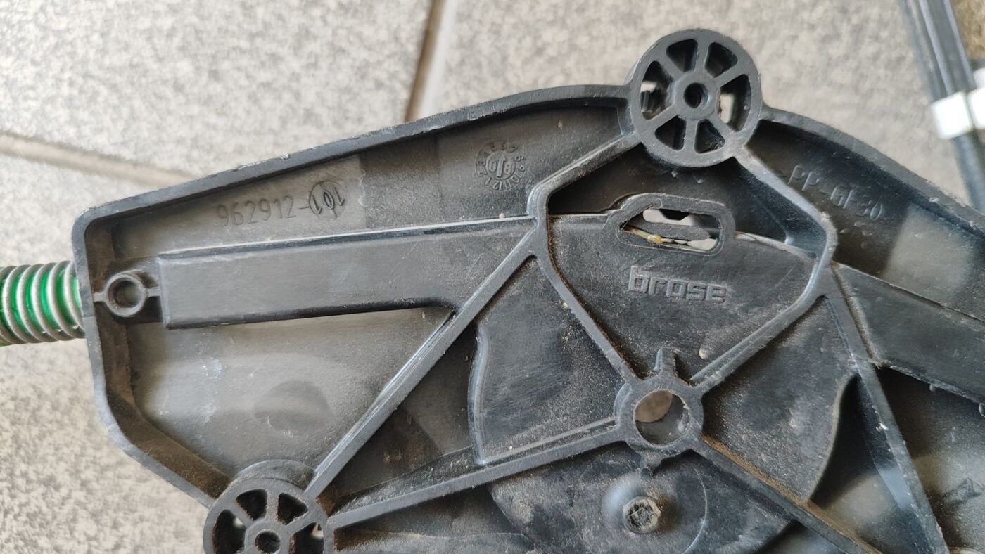 Stikla pacelšanas mehānisms priekšējais kreisais priekš AUDI A4 2007 7 Stikla pacelšanas mehānisms priekšējais kreisais priekš AUDI A4 2007