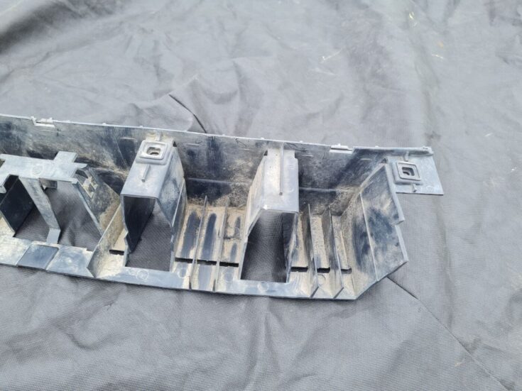 Aizmugurējā bufera centrālais stiprinājums priekš VOLVO S80 2007 GREY