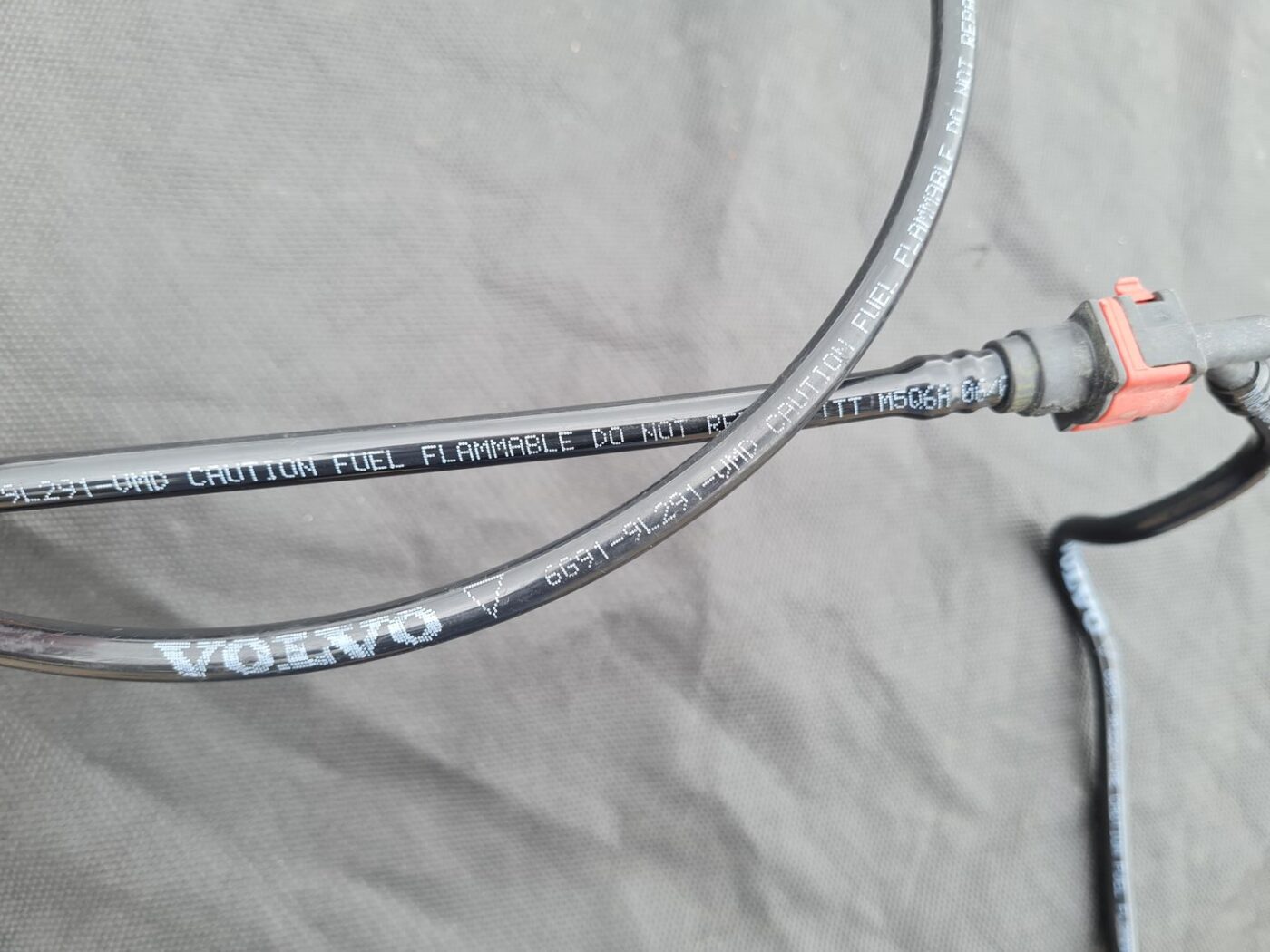 Degvielas caurule priekš VOLVO S80 2007 GREY 4 Degvielas caurule priekš VOLVO S80 2007 GREY