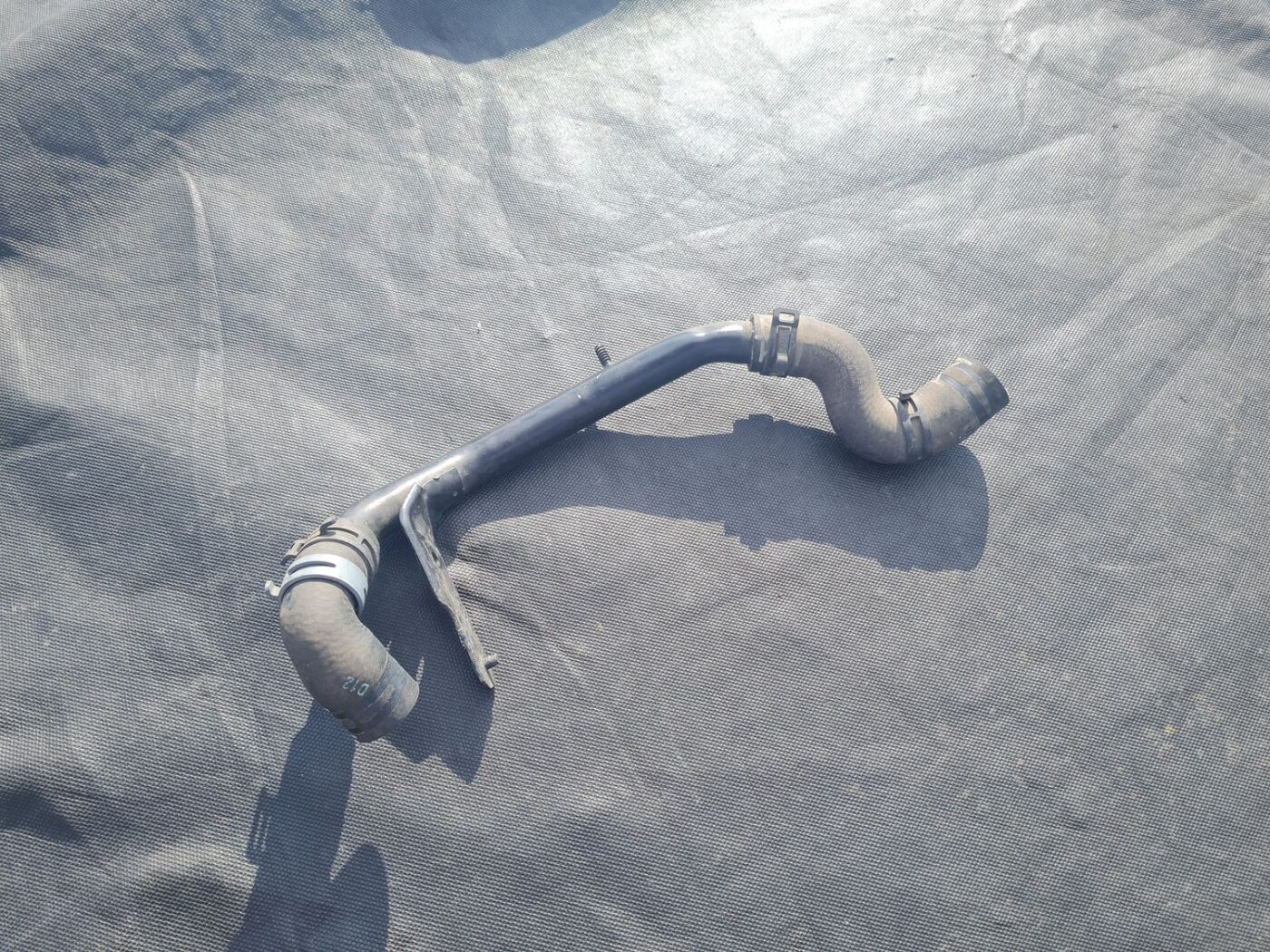 Dzesēšanas caurule priekš VW GOLF VARIANT 2012 2 Dzesēšanas caurule priekš VW GOLF VARIANT 2012