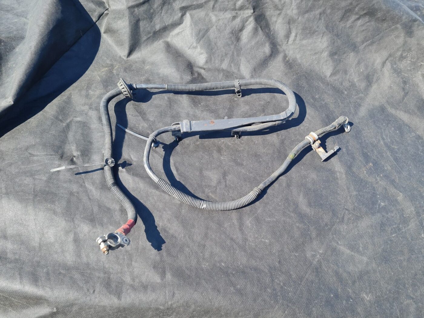 Pozitīvais elektrovads priekš AUDI A4 2003 1 Pozitīvais elektrovads priekš AUDI A4 2003