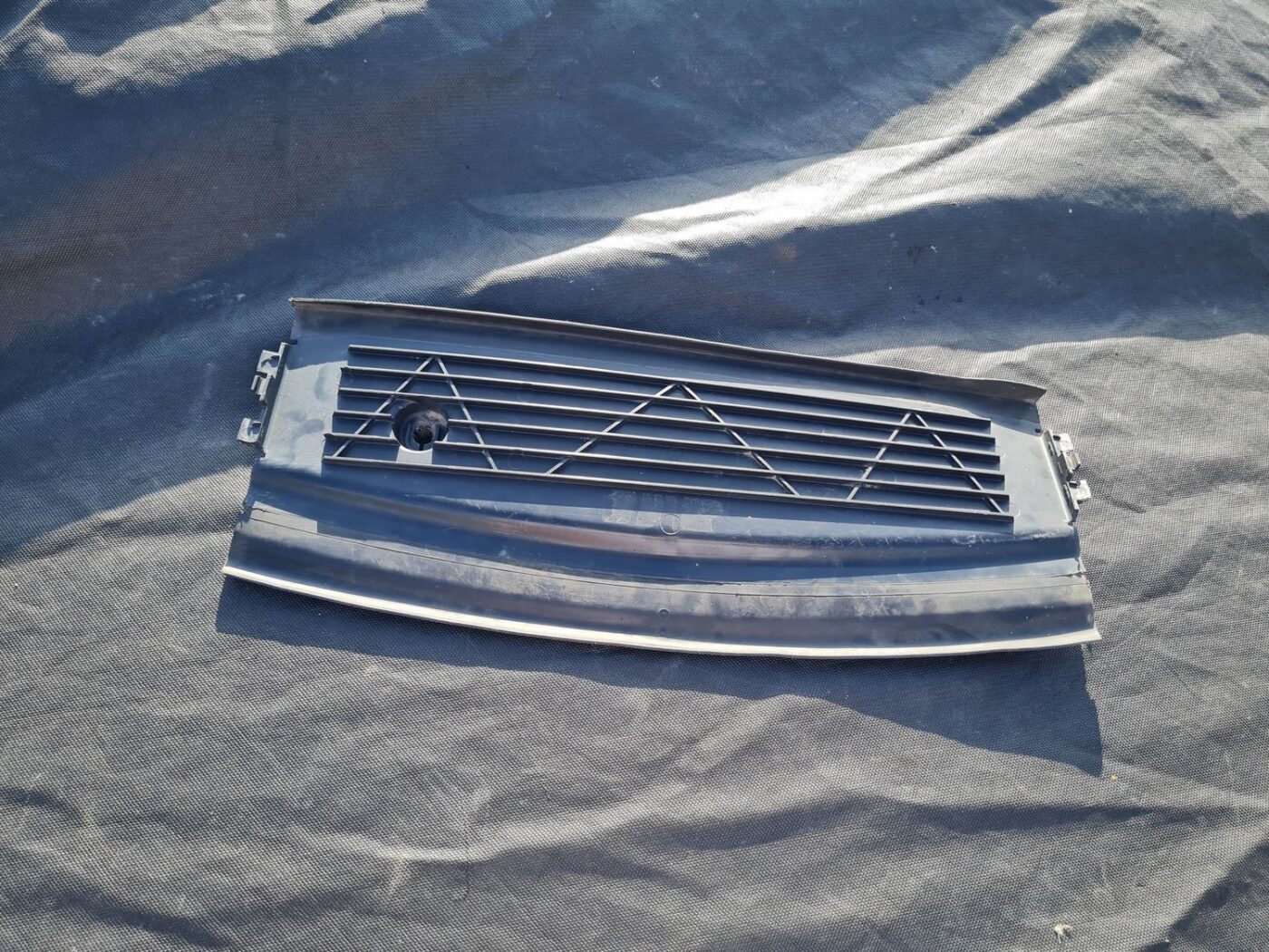 Ieplūdes gaisa deflektors/Difuzors priekš BMW 525 E60 2006 OLIVE 3 Ieplūdes gaisa deflektors/Difuzors priekš BMW 525 E60 2006 OLIVE