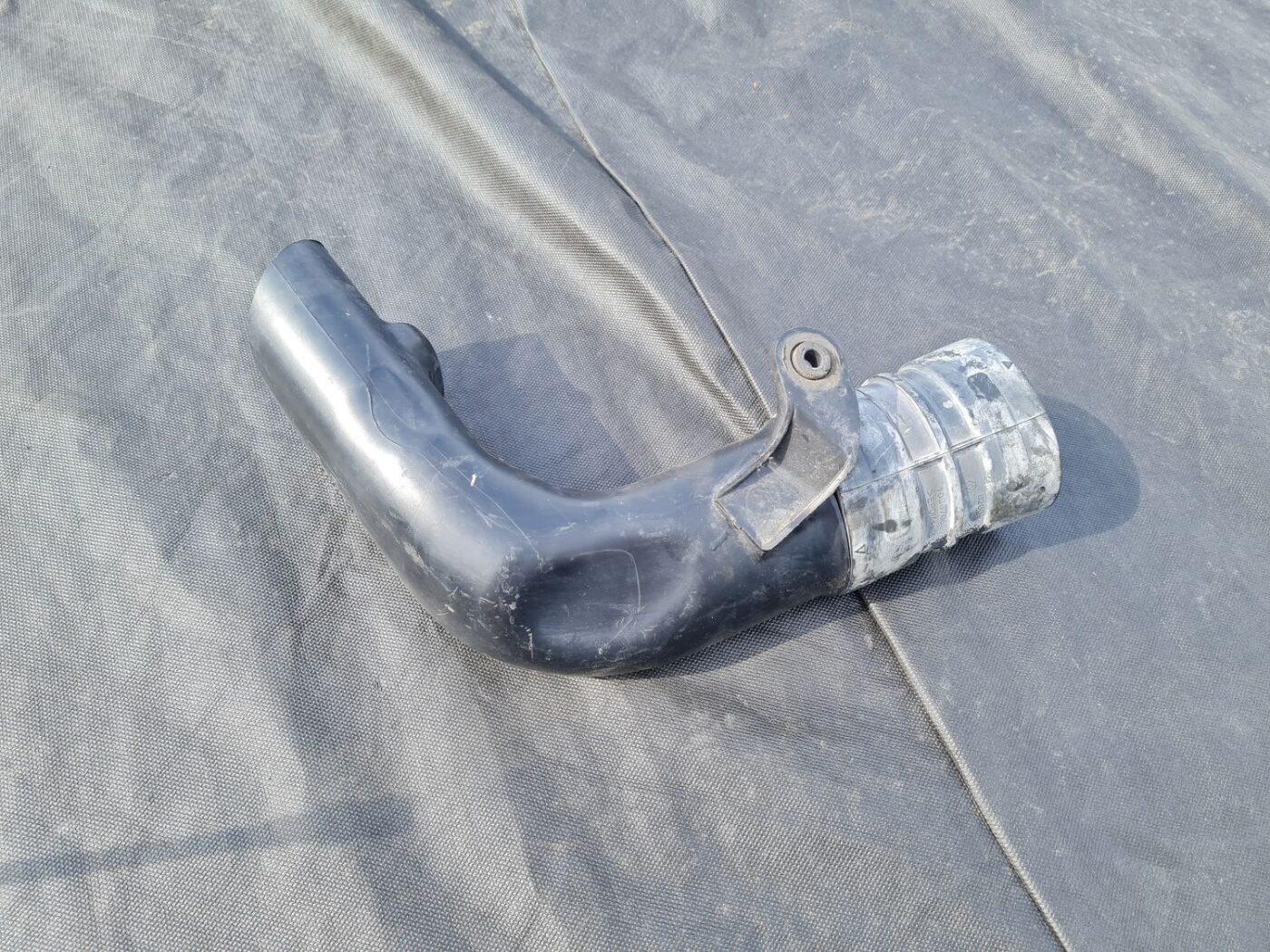 Gaisa filtra korpusa caurule priekš RENAULT MEGANE 2011 2 Gaisa filtra korpusa caurule priekš RENAULT MEGANE 2011