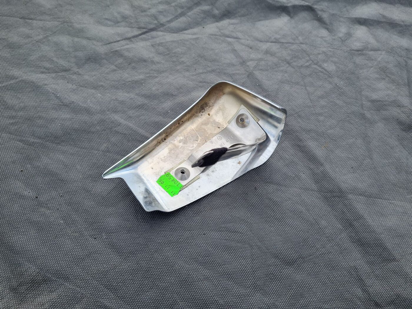 Aizmugurējo kreiso durvju apdare priekš MERCEDES BENZ CLS 320 2005 3 Aizmugurējo kreiso durvju apdare priekš MERCEDES BENZ CLS 320 2005